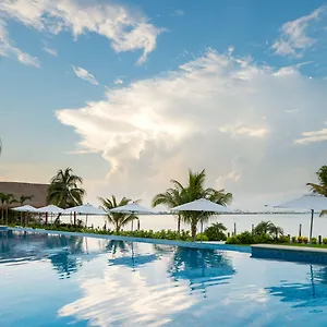 https://real-inn-cancun.quintano-roohotels.com