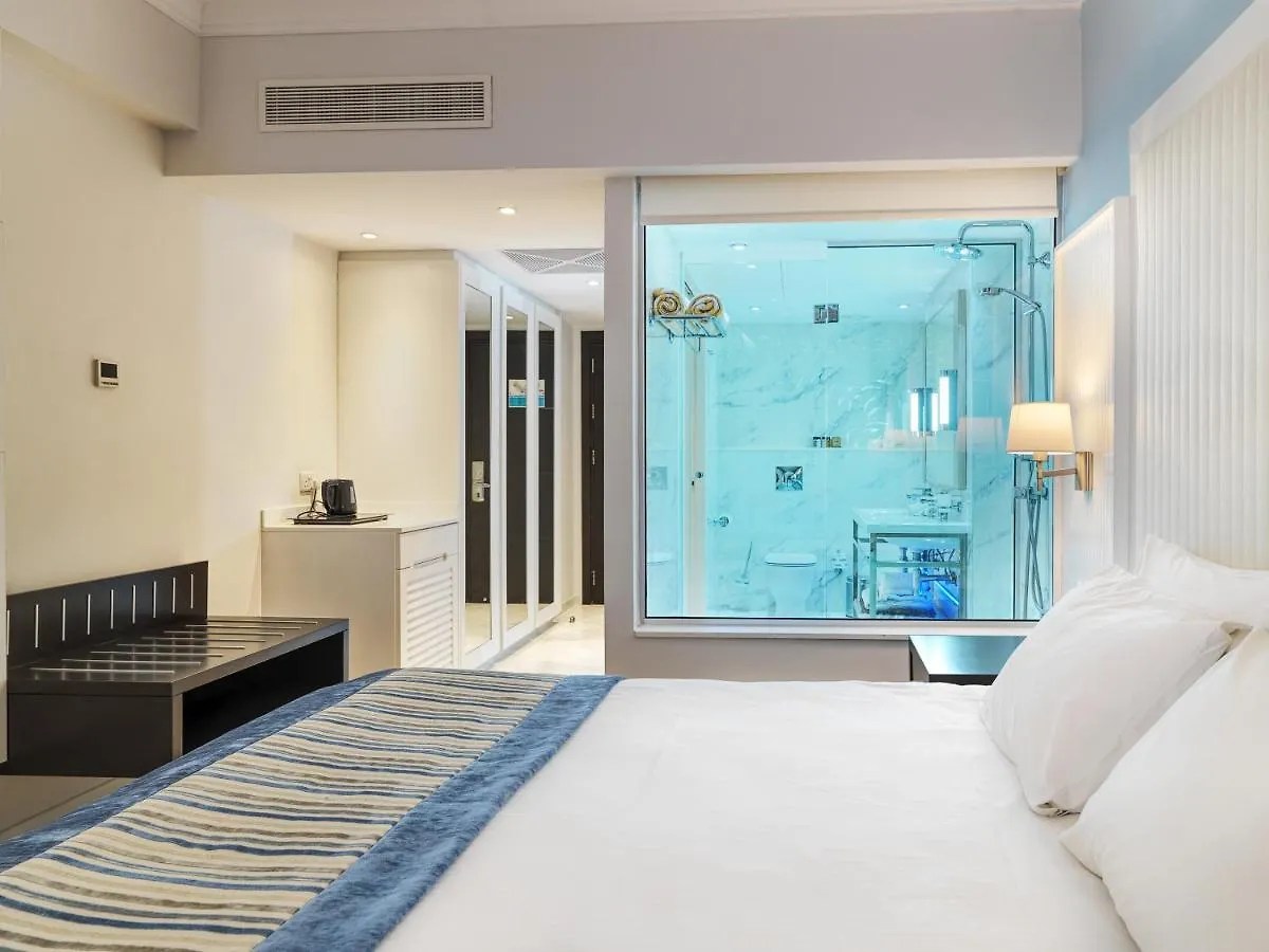 Olympic Lagoon Resort アヤナパ 5*,