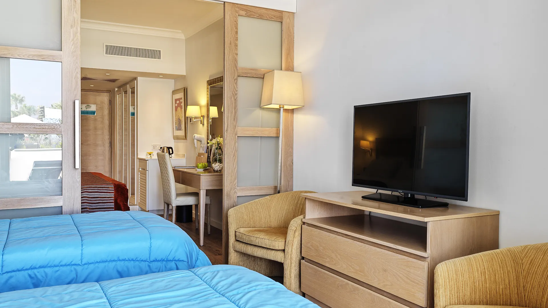 Olympic Lagoon Resort アヤナパ